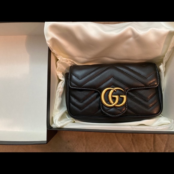 GG Marmont matelassé leather super mini bag - Picture 2 of 11